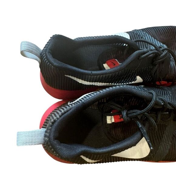 Nike Roshe One Flight Weight Sneakers - Picture 5 of 9